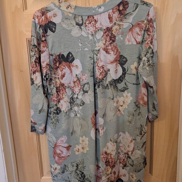 Floral Blouse - Picture 2 of 5